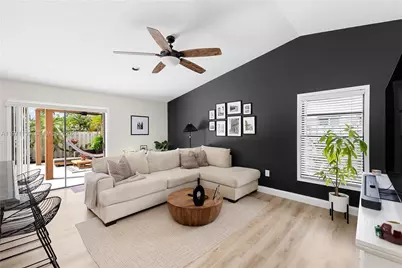 13810 Roanoke St, Davie, FL 33325 - Photo 12