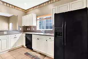 2875 NE 4th St, Homestead, FL 33033 - Photo 14