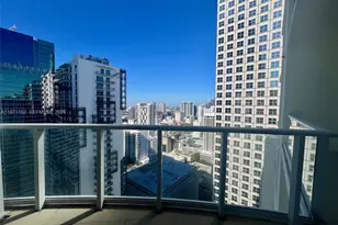 300 S Biscayne Blvd, Miami, FL 33131 - Photo 12