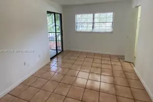 811 NE 199th St, Miami, FL 33179 - Photo 10