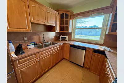 4948 SW 90th Ter, Cooper City, FL 33328 - Photo 10