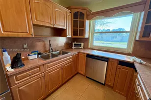 4948 SW 90th Terrace, Cooper City, FL 33328 - Photo 10