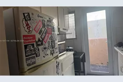 549 Meridian Ave #5, Miami Beach, FL 33139 - Photo 4