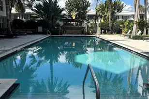 2421 NE 65th St, Fort Lauderdale, FL 33308 - Photo 2