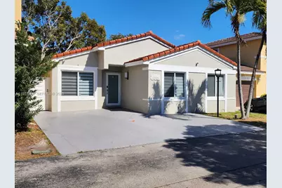 16515 SW 97th St, Miami, FL 33196 - Photo 2