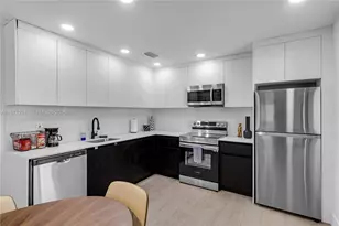 1044 NW 29th St, Miami, FL 33127 - Photo 12