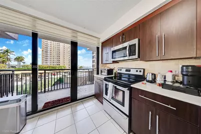 540 Brickell Key Dr #608, Miami, FL 33131 - Photo 12