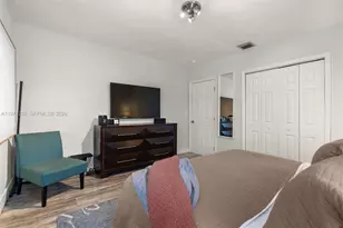 265 NE 116th St, Miami, FL 33161 - Photo 12