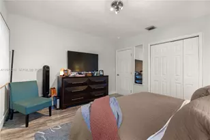 265 NE 116th St, Miami, FL 33161 - Photo 14