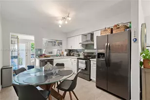 265 NE 116th St, Miami, FL 33161 - Photo 10