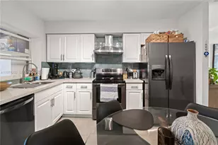 265 NE 116th St, Miami, FL 33161 - Photo 12