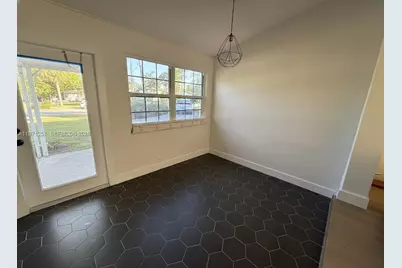 1701 SW 13th Ct, Fort Lauderdale, FL 33312 - Photo 4