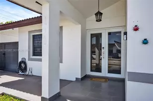 15962 SW 138th Ct, Miami, FL 33177 - Photo 2