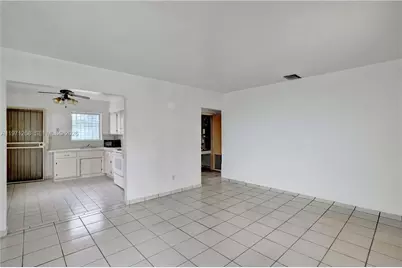 831 NW 21st Ct, Miami, FL 33125 - Photo 16
