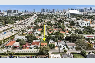 831 NW 21st Ct, Miami, FL 33125 - Photo 6