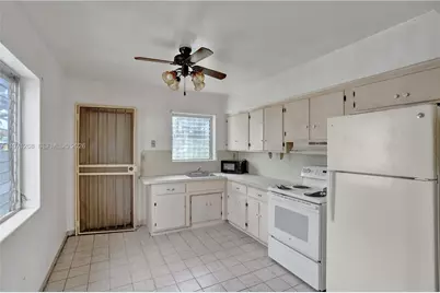 831 NW 21st Ct, Miami, FL 33125 - Photo 20