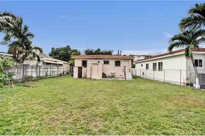 831 NW 21st Ct, Miami, FL 33125 - Photo 14