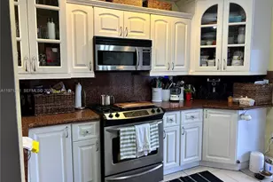 9917 SW 221st Terrace, Cutler Bay, FL 33190 - Photo 8