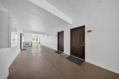 7925 Preserve Cir #316, Naples, FL 34119 - Photo 10