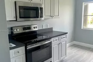 165 NW 96th Terrace, Pembroke Pines, FL 33024 - Photo 4