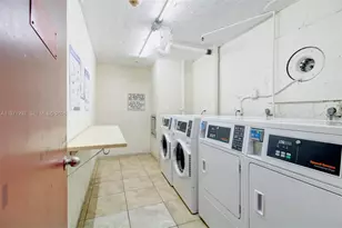 4717 NW 7th St, Miami, FL 33126 - Photo 18