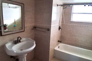 1770 NE 191st St, Miami, FL 33179 - Photo 22