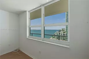 1155 Brickell Bay Dr, Miami, FL 33131 - Photo 10