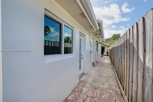 735 NE 38th St, Oakland Park, FL 33334 - Photo 16