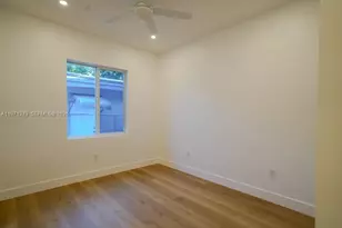 112 NW 24th Ct, Miami, FL 33125 - Photo 10