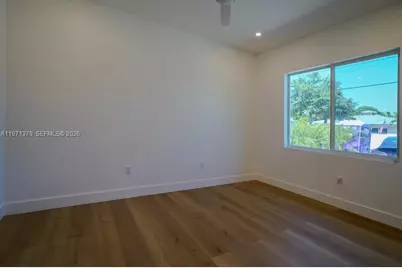112 NW 24th Ct, Miami, FL 33125 - Photo 14