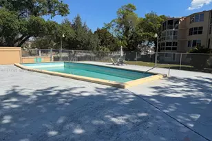 1301 NE 191st St, Miami, FL 33179 - Photo 16