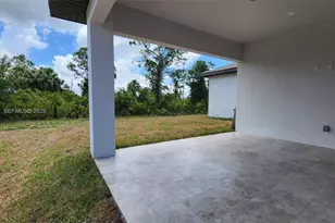 47 E Brig Creek, Port Charlotte, FL 33946 - Photo 4