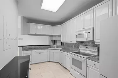 888 Brickell Key Dr #408, Miami, FL 33131 - Photo 16
