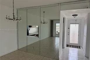 9041 Sunrise Lakes Blvd, Sunrise, FL 33322 - Photo 32