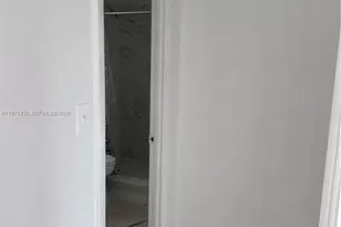 9041 Sunrise Lakes Blvd, Sunrise, FL 33322 - Photo 6