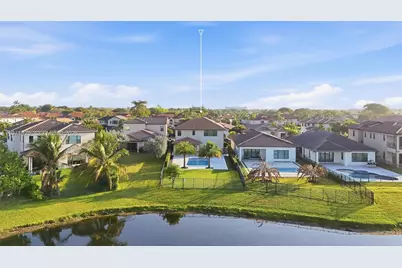 1282 SW 113th Way, Pembroke Pines, FL 33025 - Photo 8