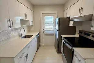 921 SW 74th Terrace, North Lauderdale, FL 33068 - Photo 2