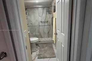 5270 NE 6th Ave, Oakland Park, FL 33334 - Photo 4