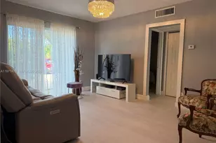 5270 NE 6th Ave, Oakland Park, FL 33334 - Photo 10