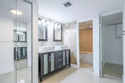 20347 W Country Club Dr #TH15, Aventura, FL 33180 - Photo 10