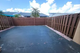 410 NW 114th Ave, Miami, FL 33172 - Photo 20