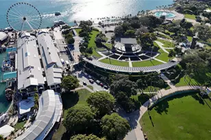 888 Biscayne Blvd, Miami, FL 33132 - Photo 36