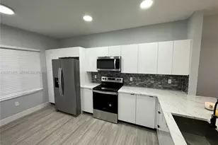 2764 SW 83rd Ave, Miramar, FL 33025 - Photo 8