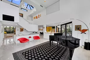 279 N Hibiscus Dr, Miami Beach, FL 33139 - Photo 32