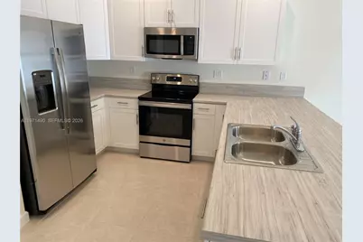 11379 W 34th Way, Hialeah, FL 33018 - Photo 10