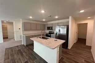 314 SW Ray Ave, Port Saint Lucie, FL 34983 - Photo 2
