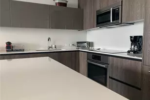 68 SE 6th St, Miami, FL 33131 - Photo 14