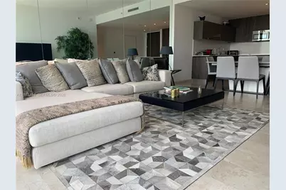 68 SE 6th St #3010, Miami, FL 33131 - Photo 2