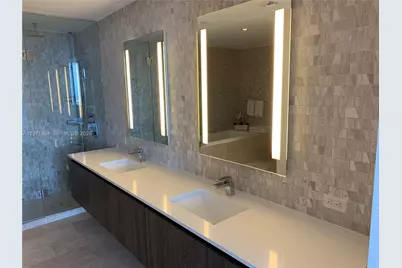 68 SE 6th St #3010, Miami, FL 33131 - Photo 32