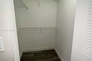 5085 NW 7th St, Miami, FL 33126 - Photo 8